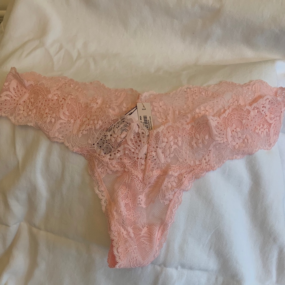 Victoria's Secret Lacie Thong Panty Pink Sz L Bundle of Two